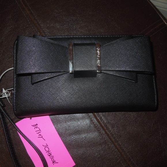 Betsey Johnson Handbags - SOLD Betsey Johnson Zip Around Black Bow Wristlet